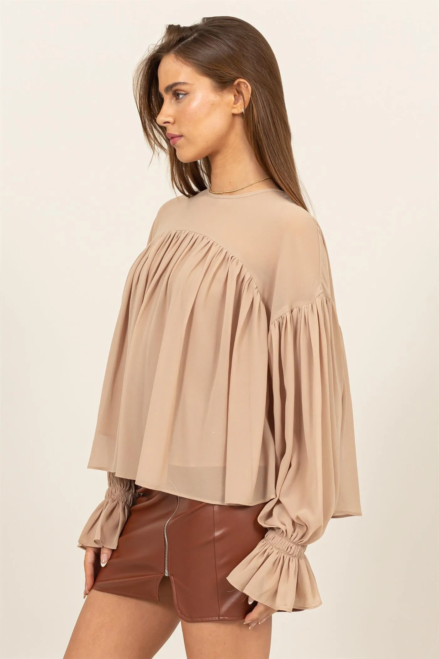 HF24F738-FLOWY BLOUSE WITH GATHERED CUFFS