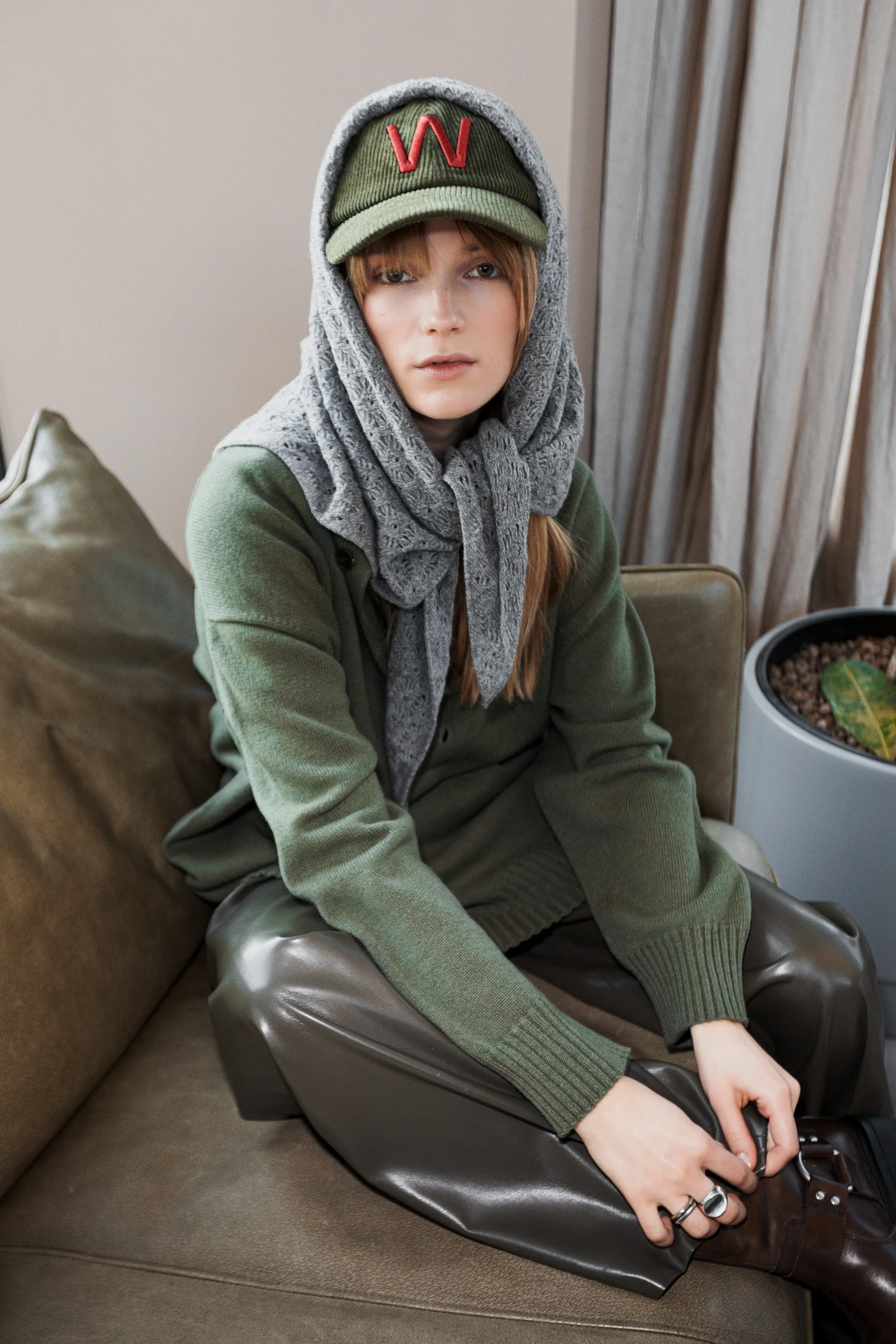 LIGHT GREY LAMBSWOOL LACE SCARF