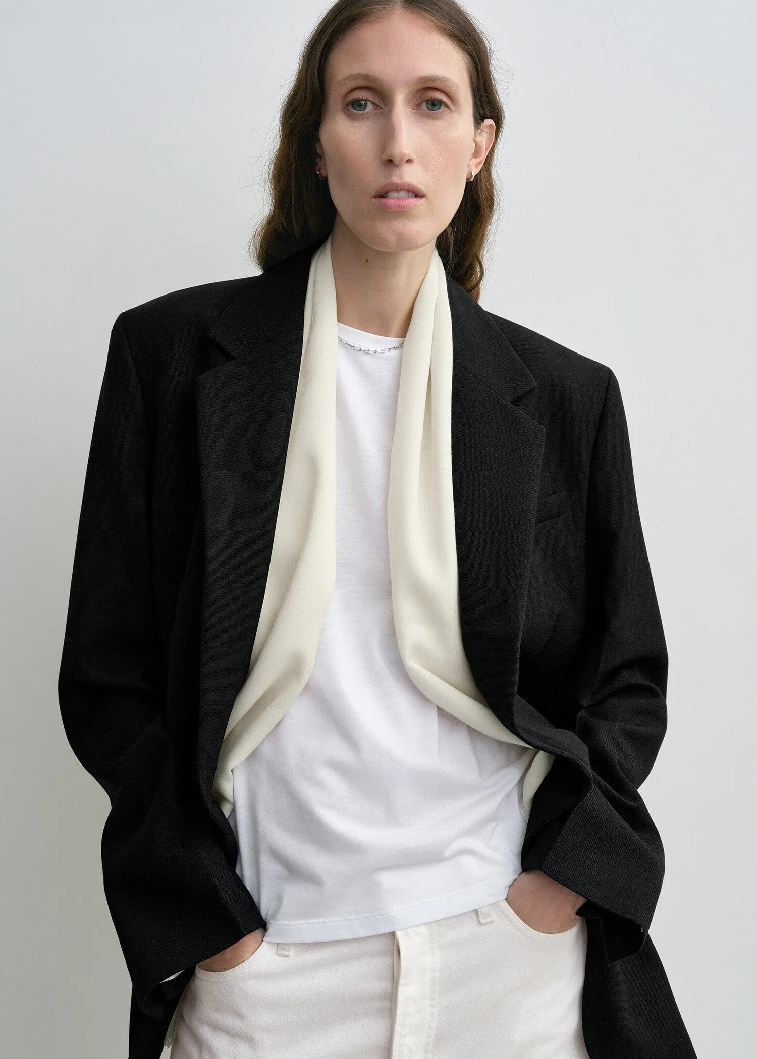 Light wool scarf white