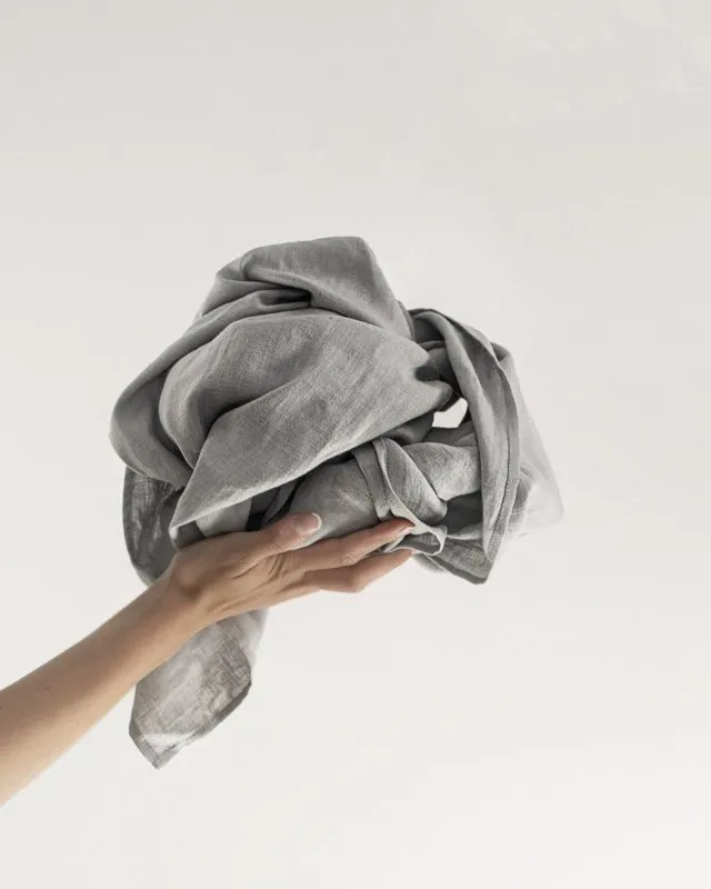 Linen scarf in Light Grey